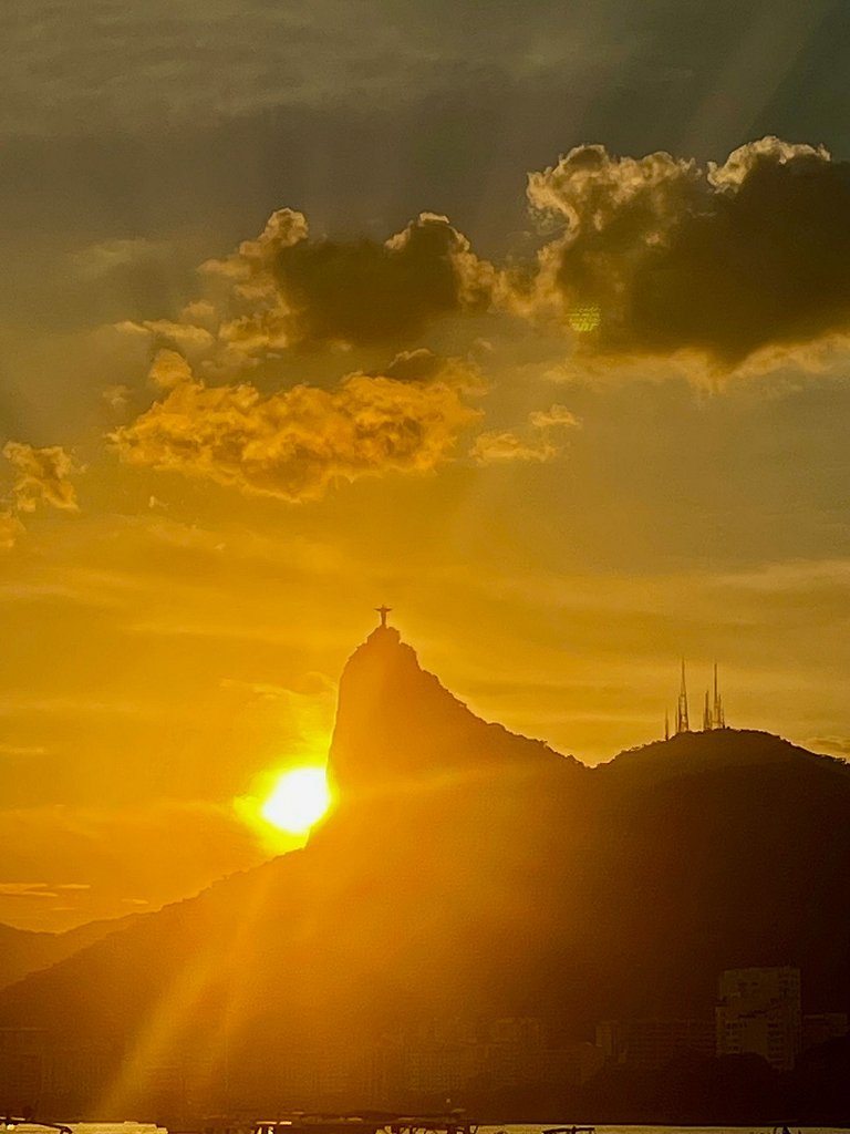 Próximo ao Copacabana Palace Posto 3 CM29-701