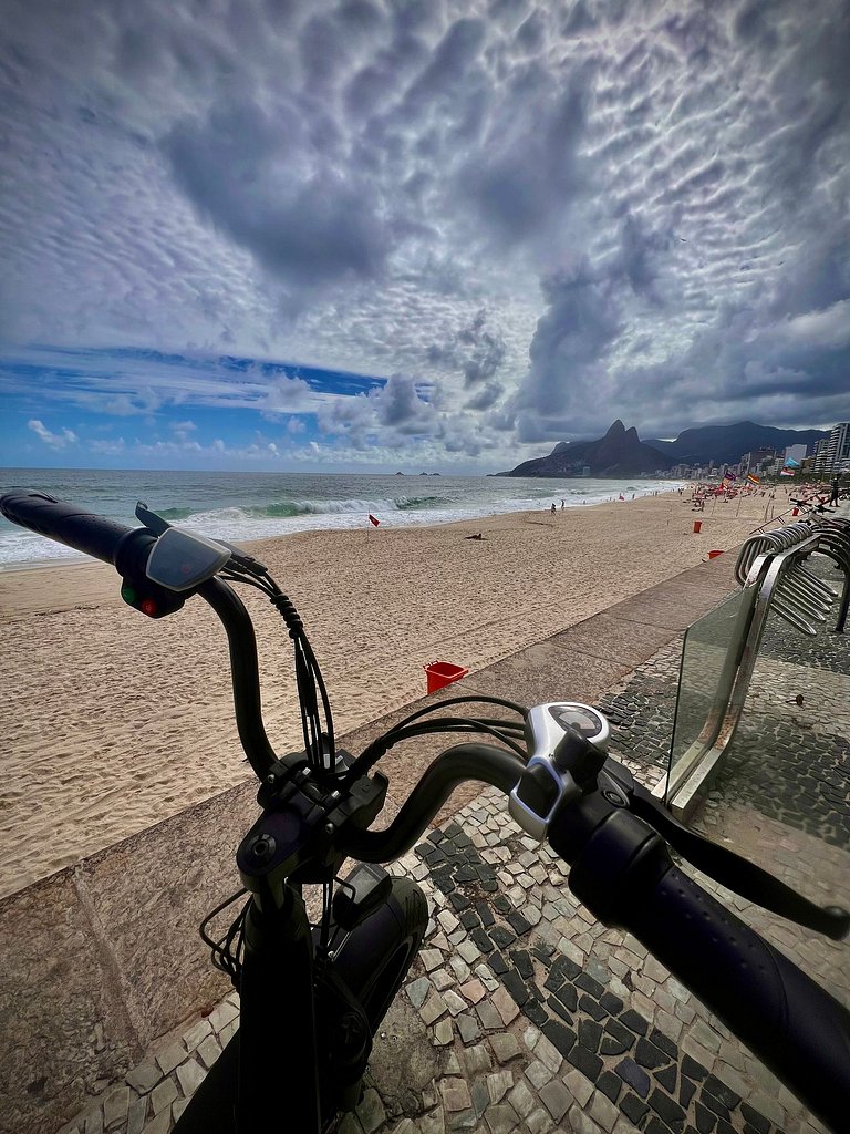 Amplo com 2 Quartos a 2 minutos da Praia