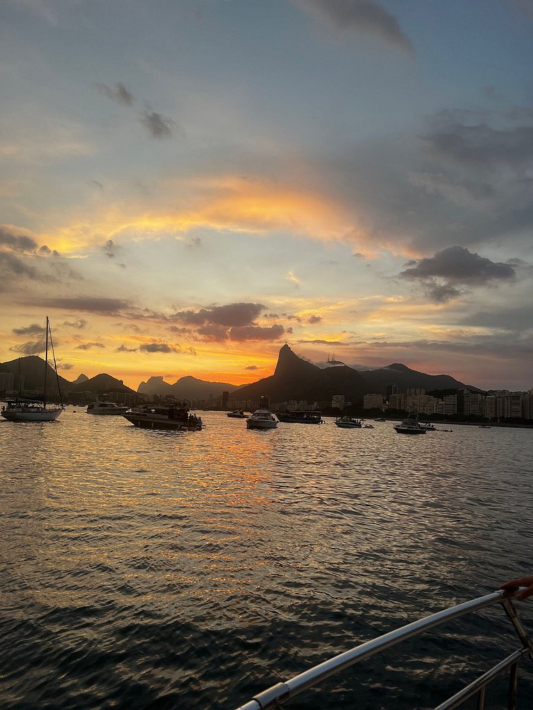 Com Estacionamento a 3 Minutos da Praia