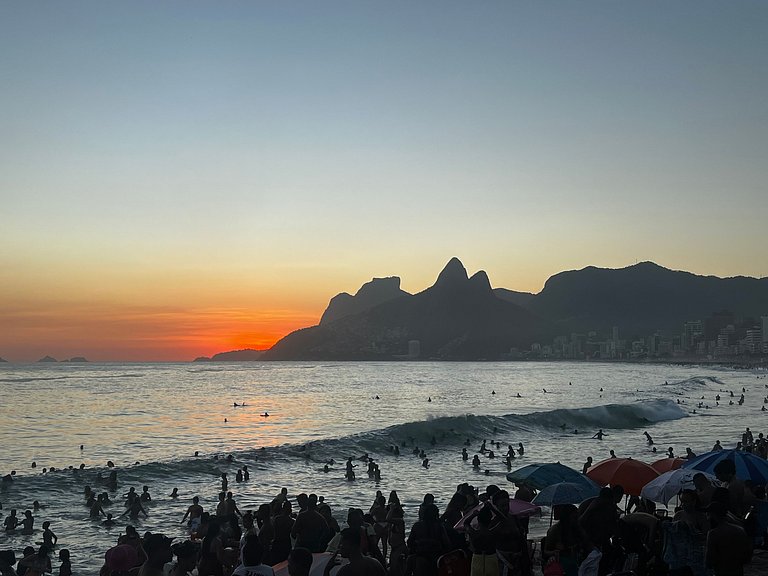 Conforto a 50 metros da Praia Posto 6