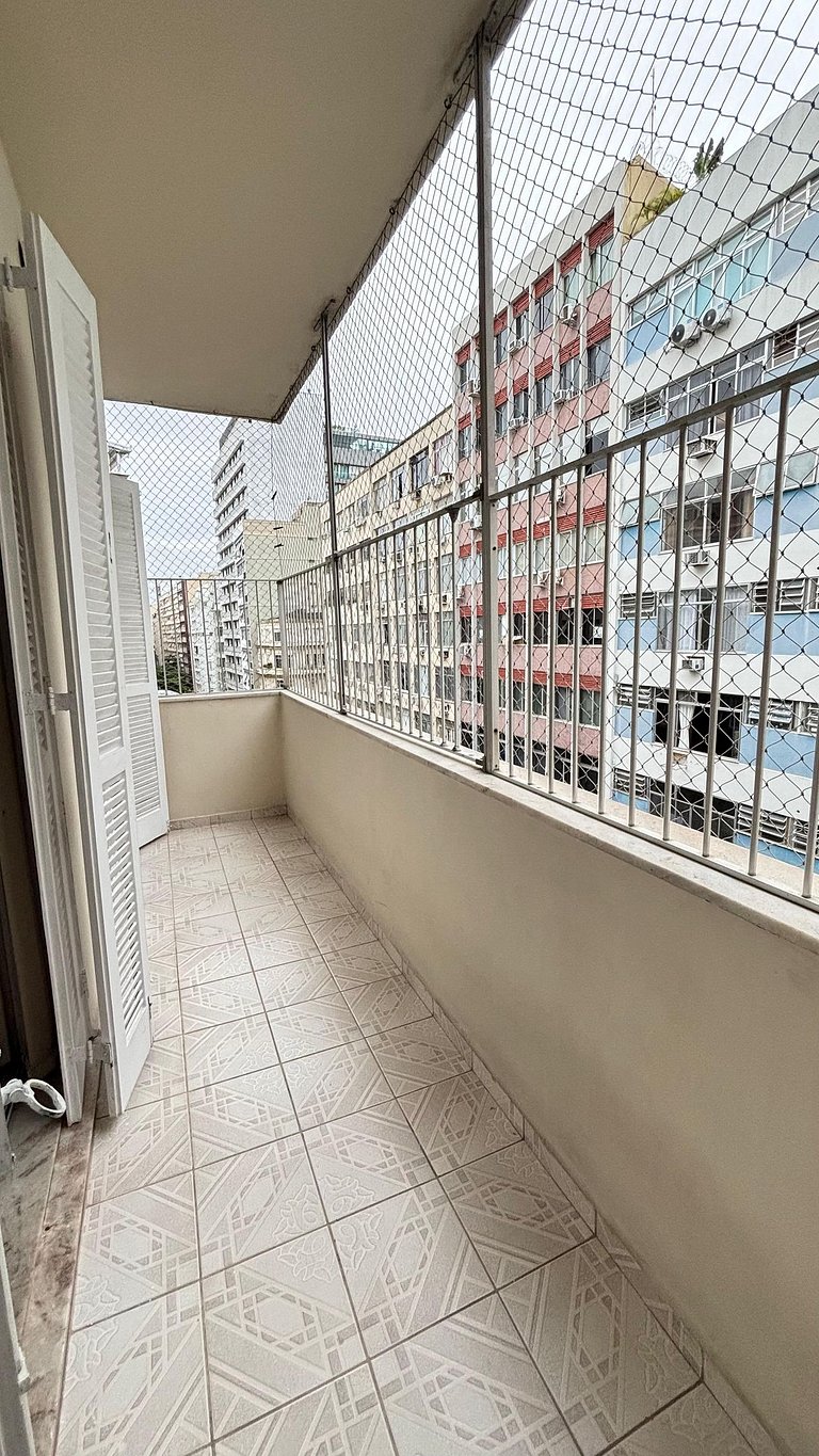 Amplo com 2 Quartos a 2 minutos da Praia