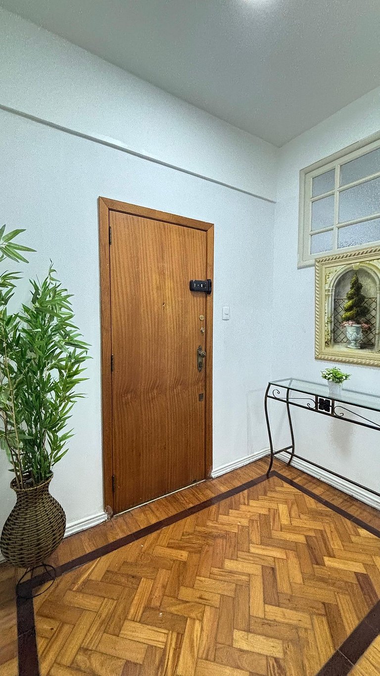 Amplo com 2 Quartos a 2 minutos da Praia