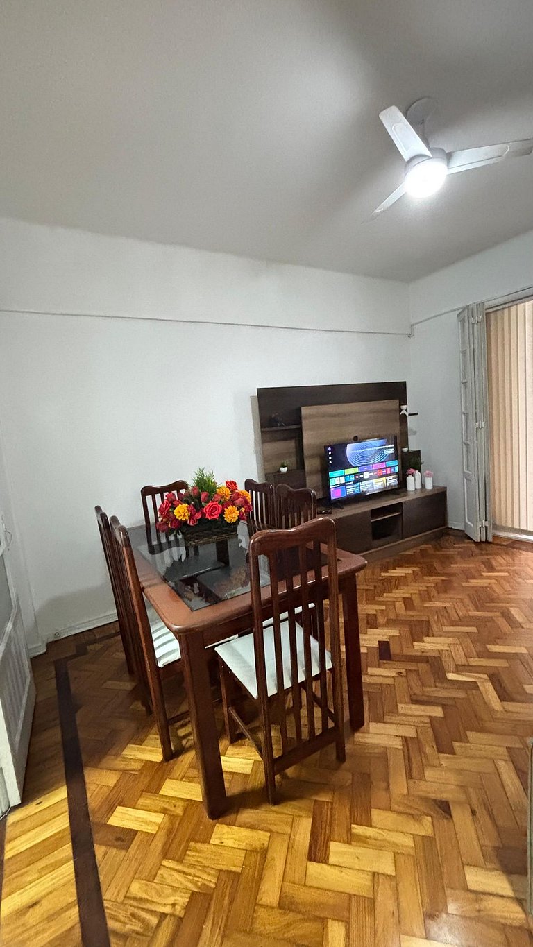 Amplo com 2 Quartos a 2 minutos da Praia