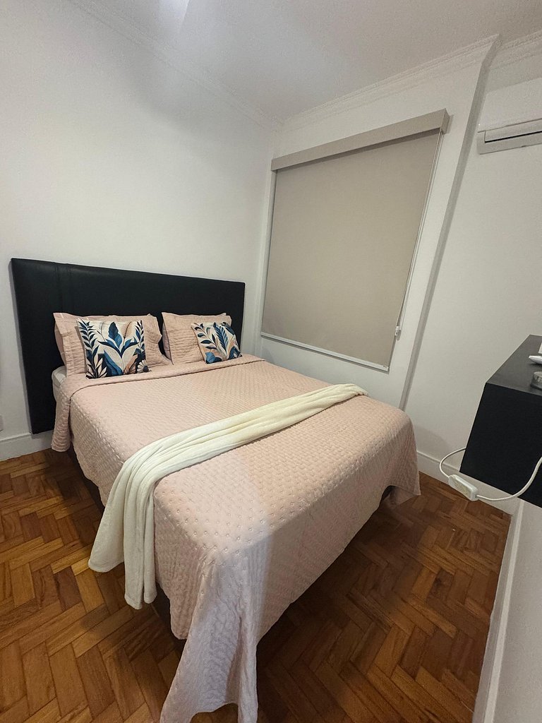 Conforto a 50 metros da Praia Posto 6
