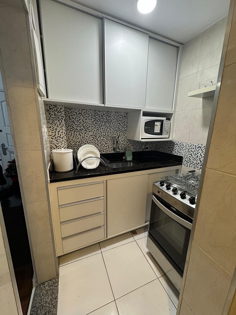 Conforto a 50 metros da Praia Posto 6
