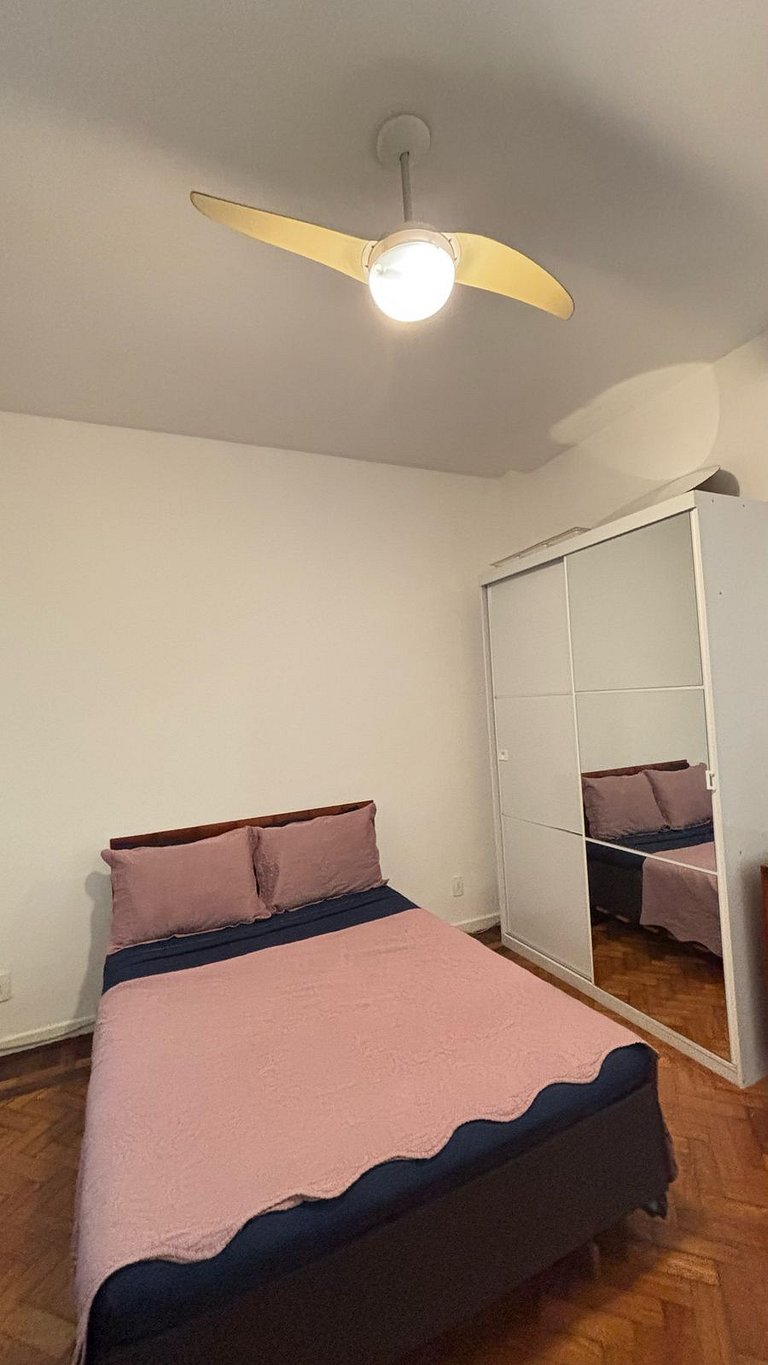 Amplo com 2 Quartos a 3 Minutos da Praia