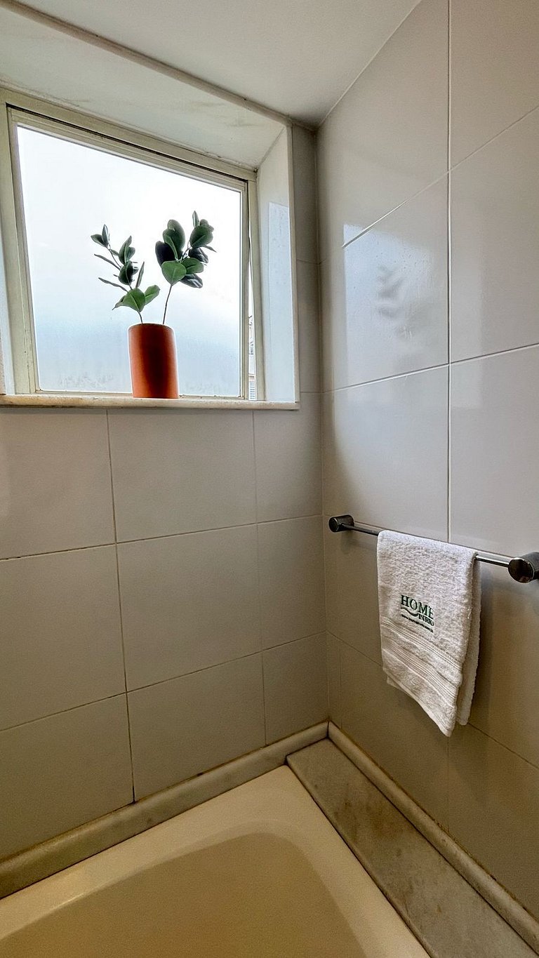 Amplo com 2 Quartos a 3 Minutos da Praia