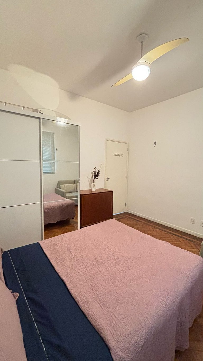 Amplo com 2 Quartos a 3 Minutos da Praia