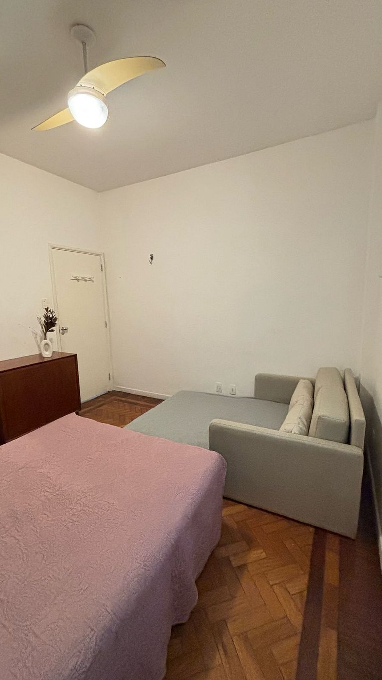 Amplo com 2 Quartos a 3 Minutos da Praia
