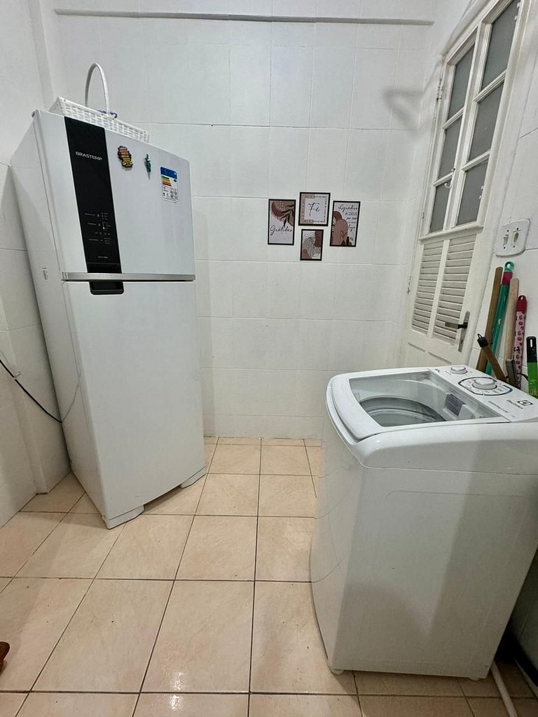 Amplo e Familiar a 50 Metros Praia DF242-201A