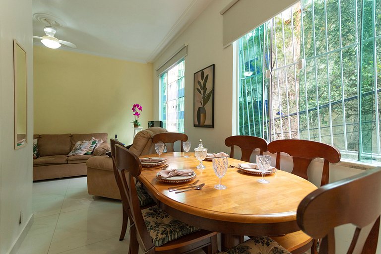 Duplex 2 Quartos 2 Banheiros no Posto 6 BC537-607