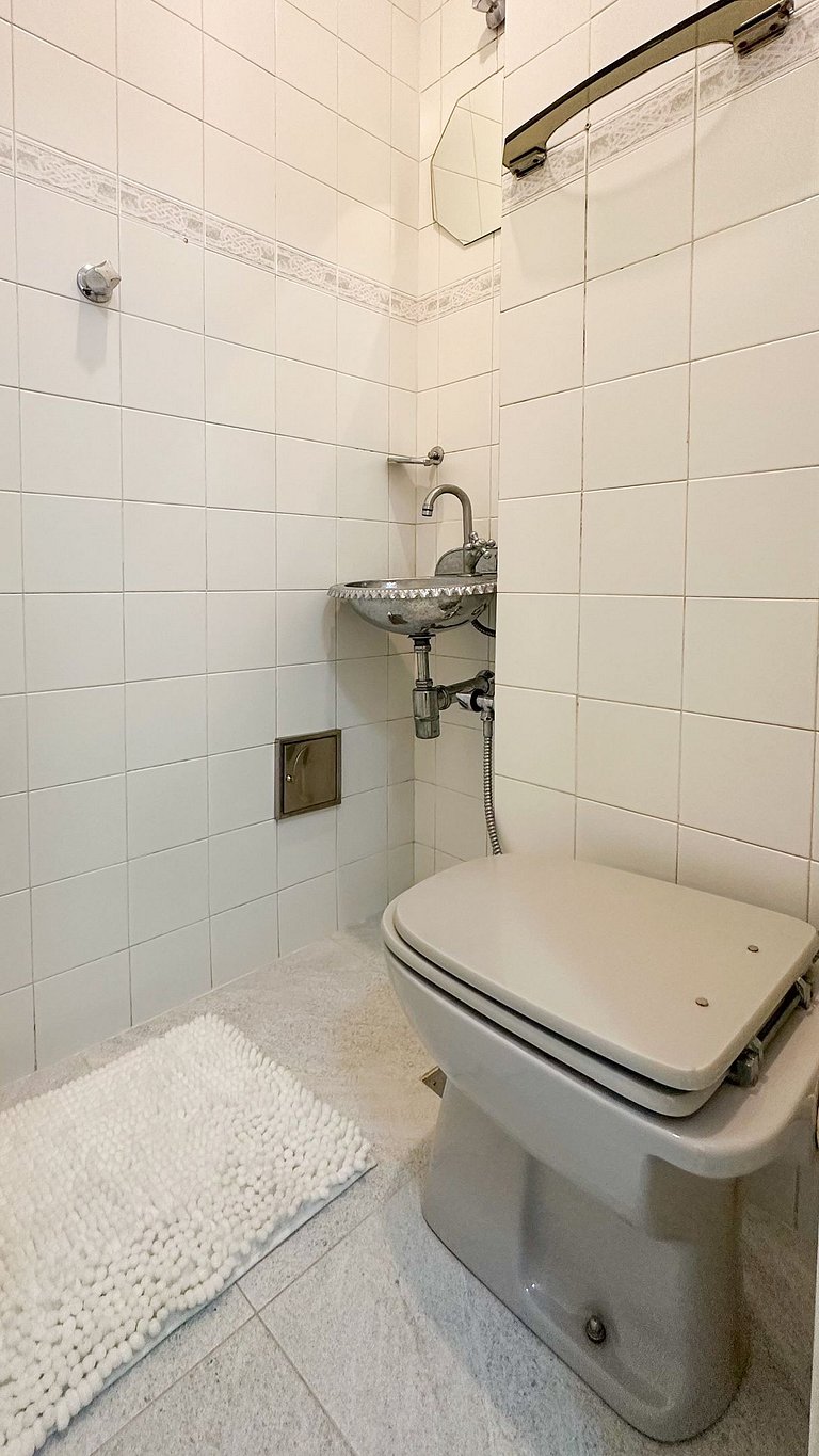Duplex 2 Quartos 2 Banheiros no Posto 6 BC537-607