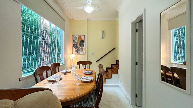 Duplex 2 Quartos 2 Banheiros no Posto 6 BC537-607