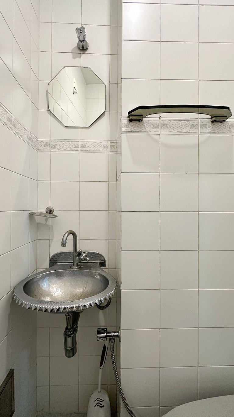 Duplex 2 Quartos 2 Banheiros no Posto 6 BC537-607