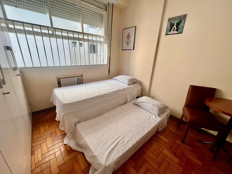 2 Quartos 8 Pessoas a 3 minutos da Praia