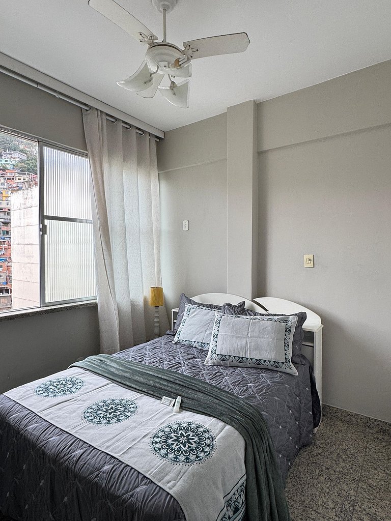 Conforto na Quadra da Praia Posto 5 NSC1137-1203