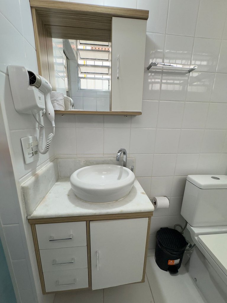 Na Quadra da Praia com 2 Suites