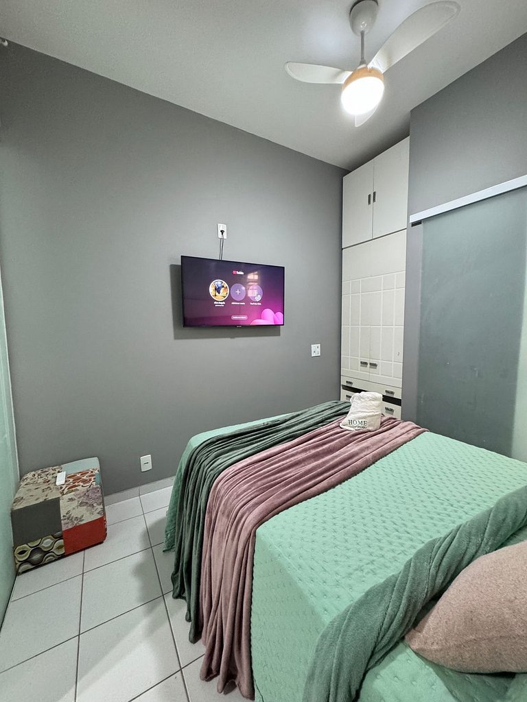 Na Quadra da Praia com 2 Suites