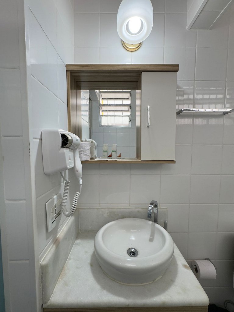 Na Quadra da Praia com 2 Suites