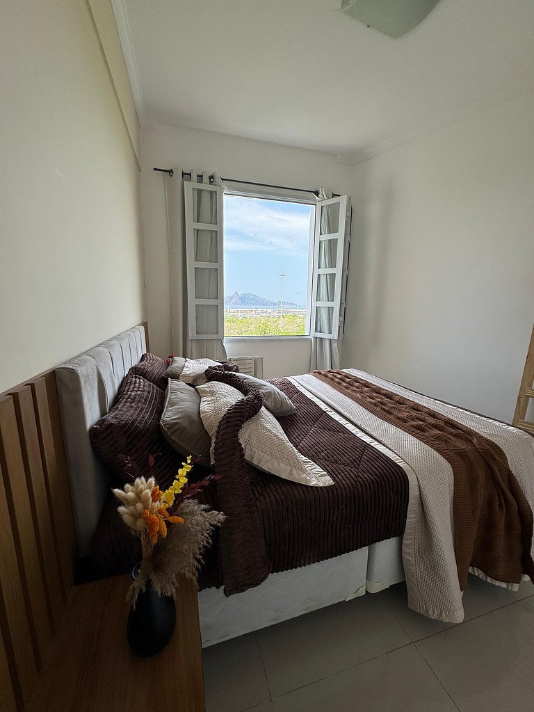 Vista Mar 2 Quartos 2 Banheiros na Gloria AS232-8