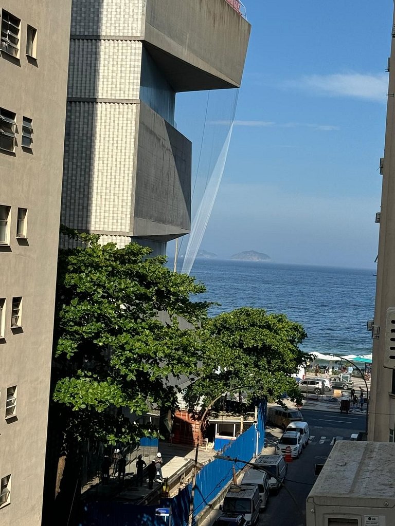 Loft com Vista Lateral Mar Posto 5 DU91-502