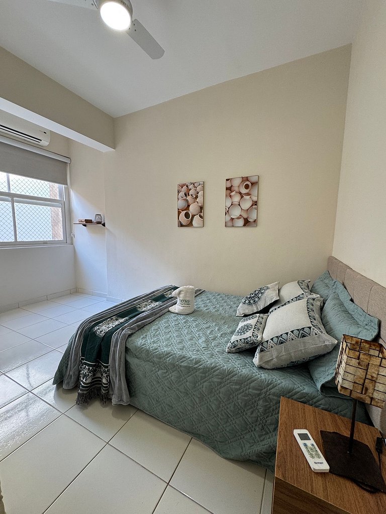 Espaçoso com 2 quartos 3 Minutos da Praia