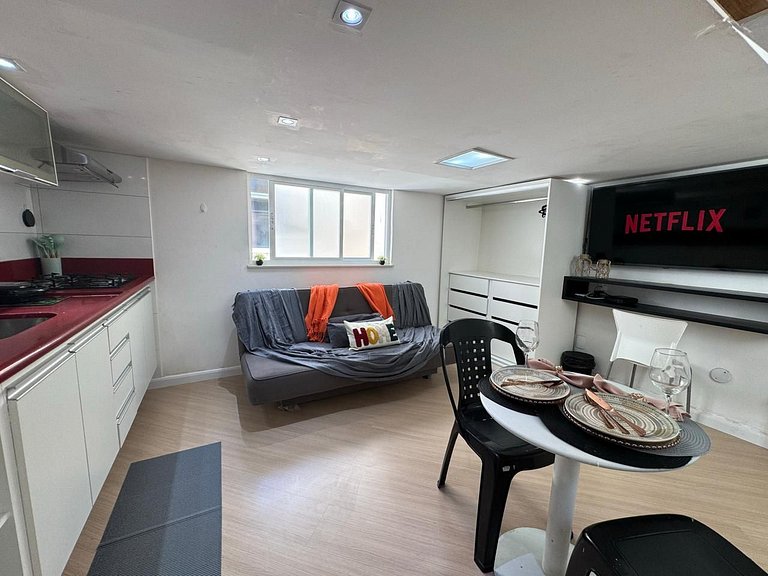 Estúdio Com Mesanino 2 minutos da Praia 236-306