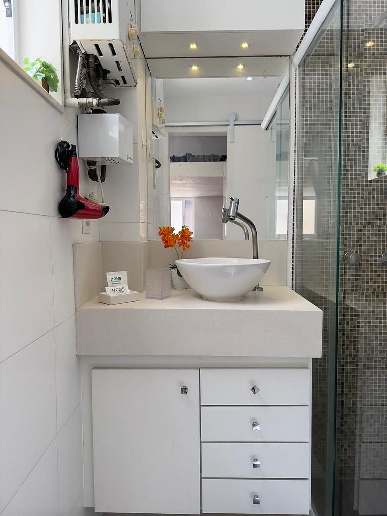 Estúdio Com Mesanino 2 minutos da Praia 236-306