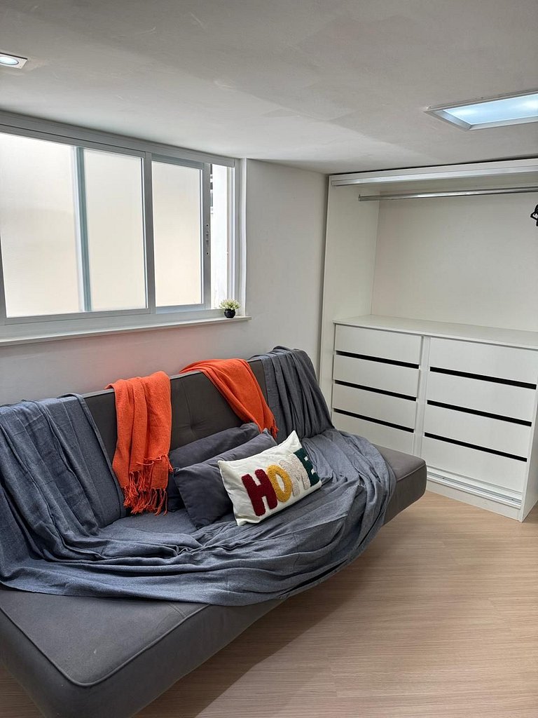 Estúdio Com Mesanino 2 minutos da Praia 236-306