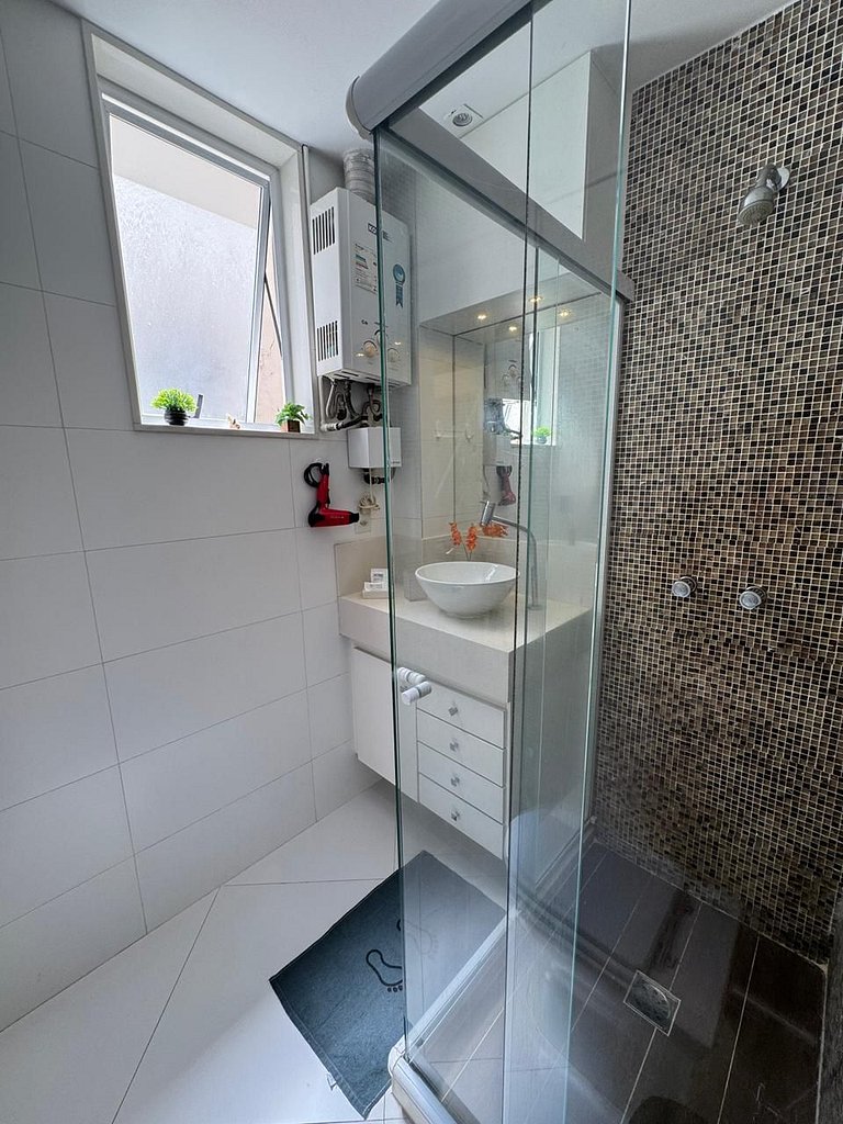 Estúdio Com Mesanino 2 minutos da Praia 236-306