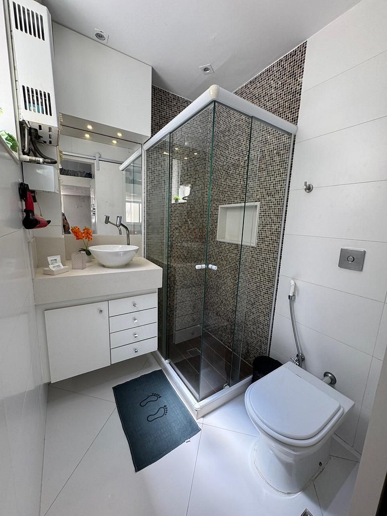 Estúdio Com Mesanino 2 minutos da Praia 236-306