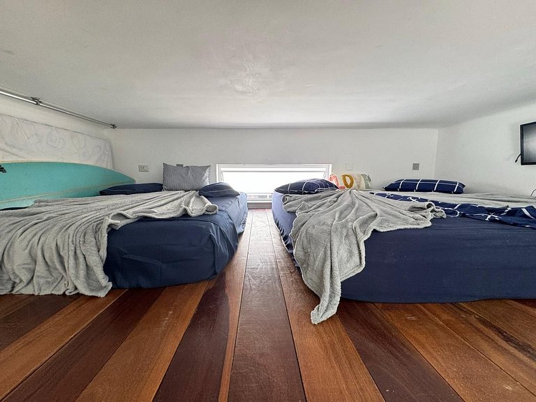 Estúdio Com Mesanino 2 minutos da Praia 236-306