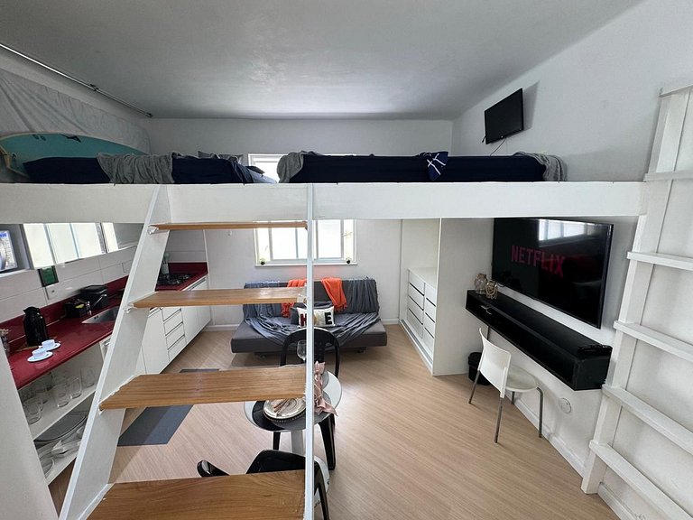 Estúdio Com Mesanino 2 minutos da Praia 236-306