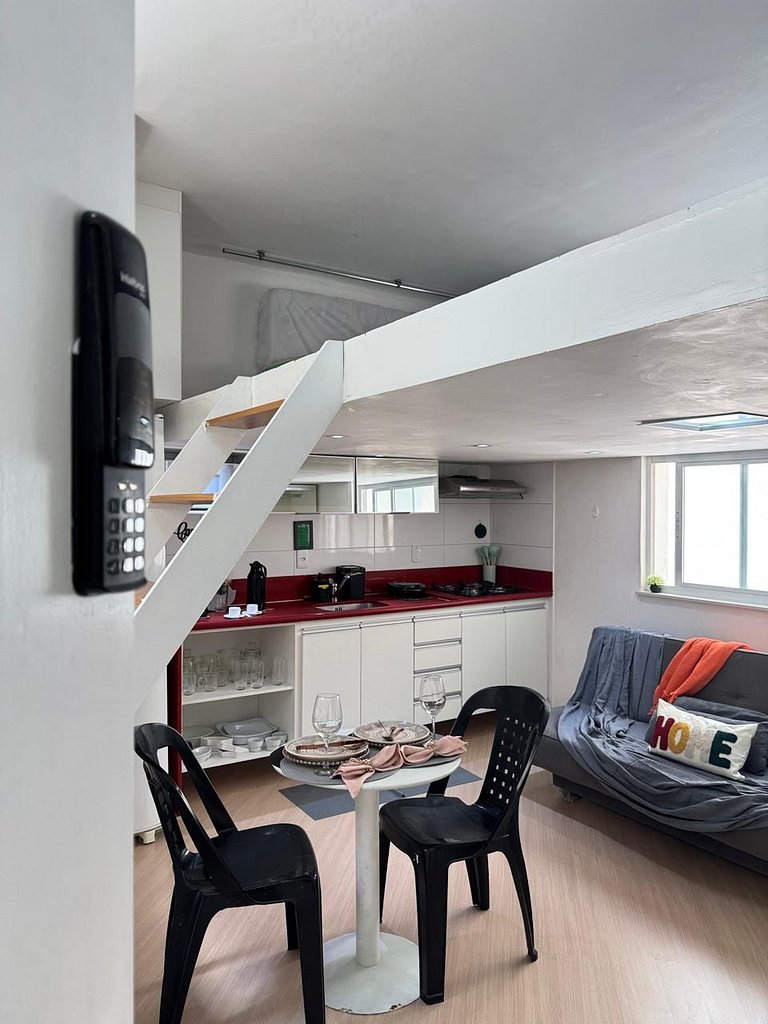 Estúdio Com Mesanino 2 minutos da Praia 236-306