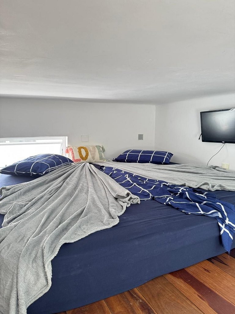 Estúdio Com Mesanino 2 minutos da Praia 236-306