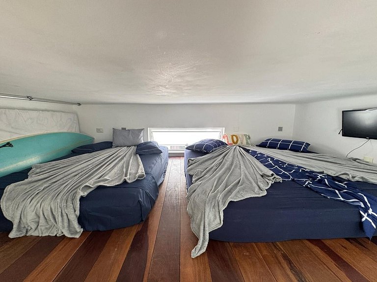 Estúdio Com Mesanino 2 minutos da Praia 236-306