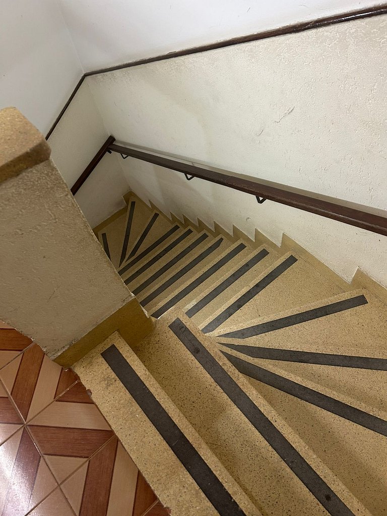 Estúdio Com Mesanino 2 minutos da Praia 236-306