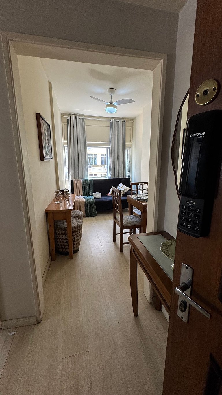 8 Minutos da Praia e Perto do Metrô SC177-201