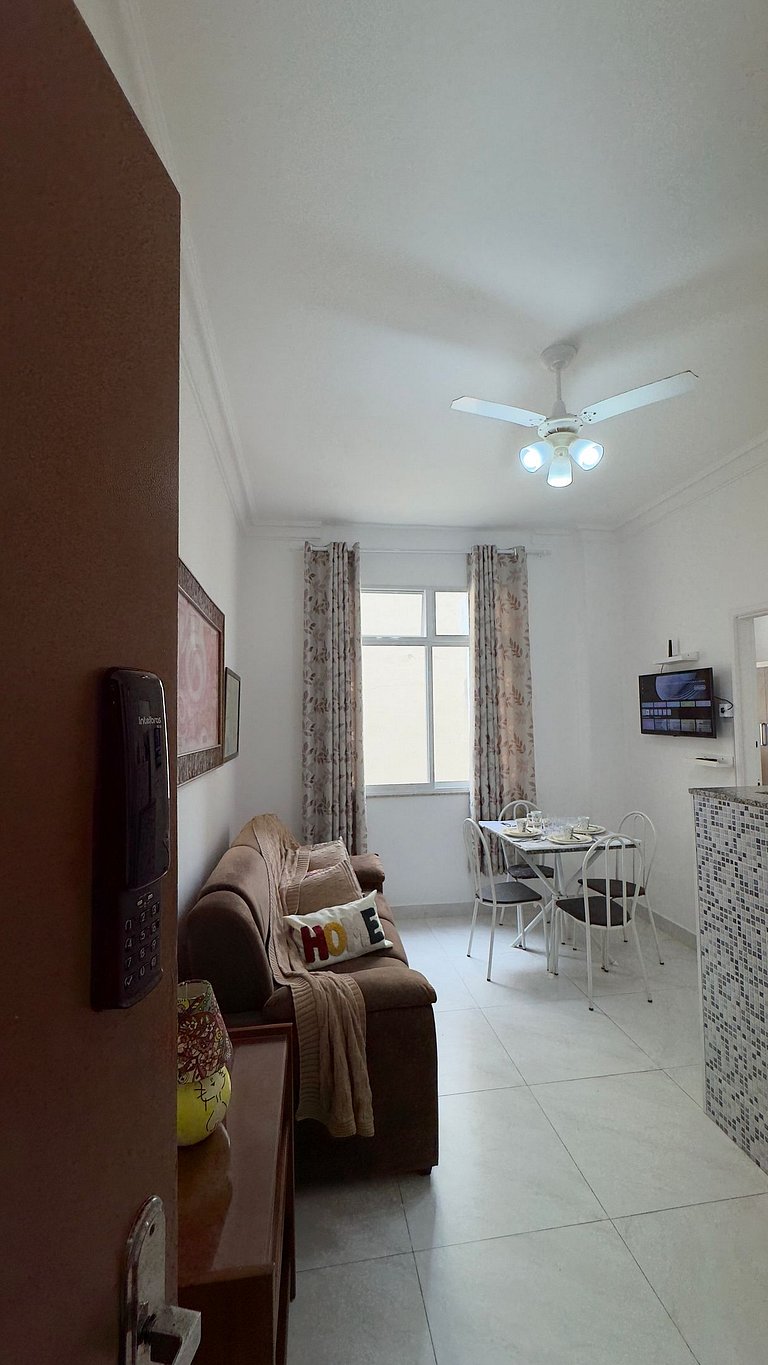 Estrutura Completa com 1 Suíte e Praia NSC1032-913