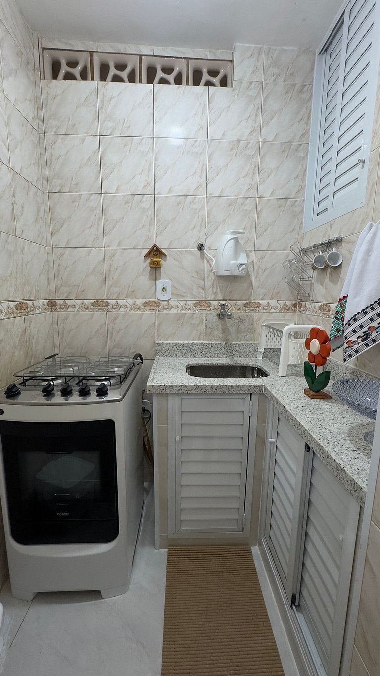 Estrutura Completa com 1 Suíte e Praia