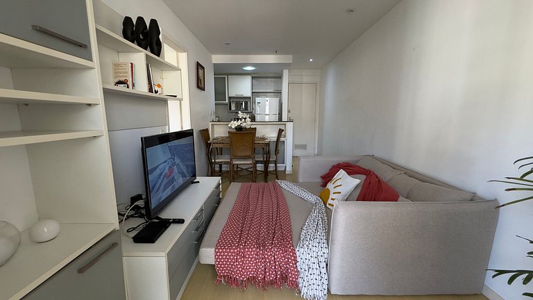 Flat com Piscina, Sauna e Estacionamento PL99-507