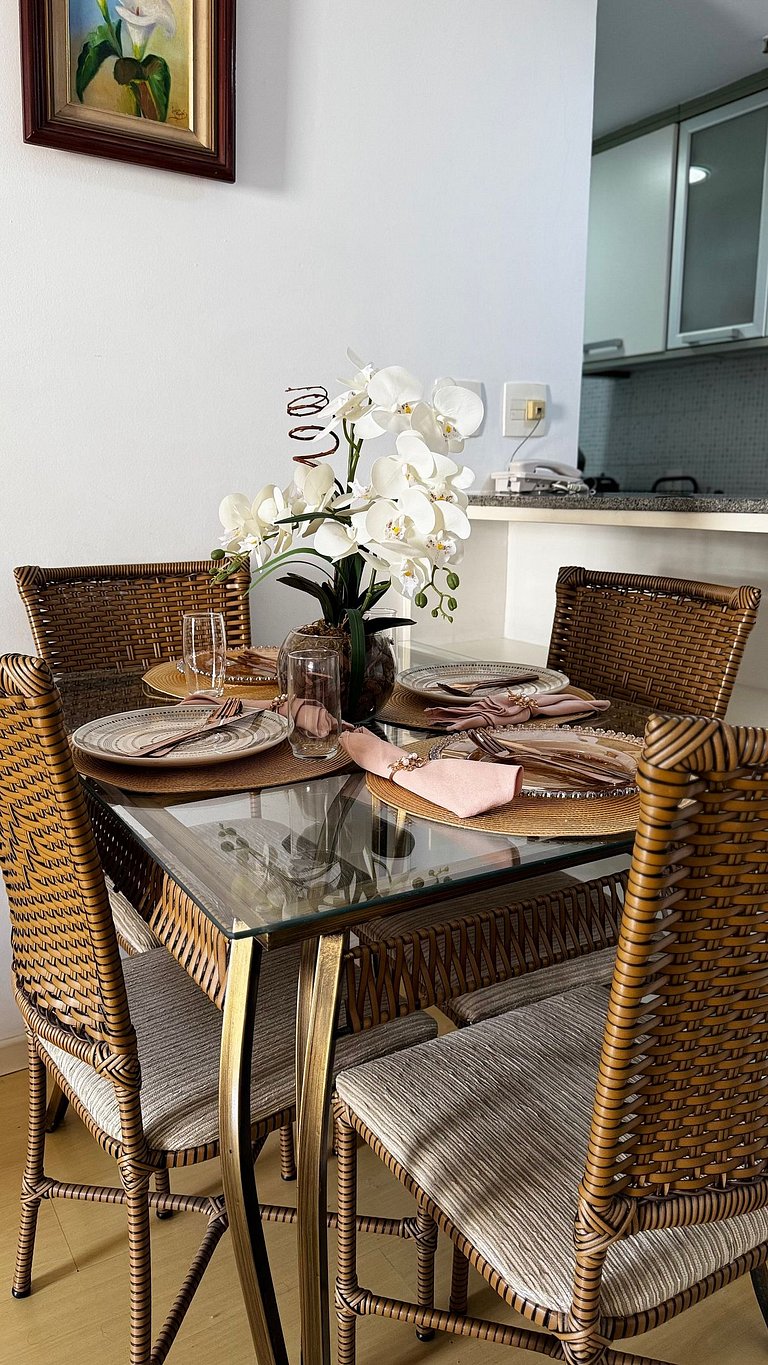 Flat com Piscina, Sauna e Estacionamento PL99-507