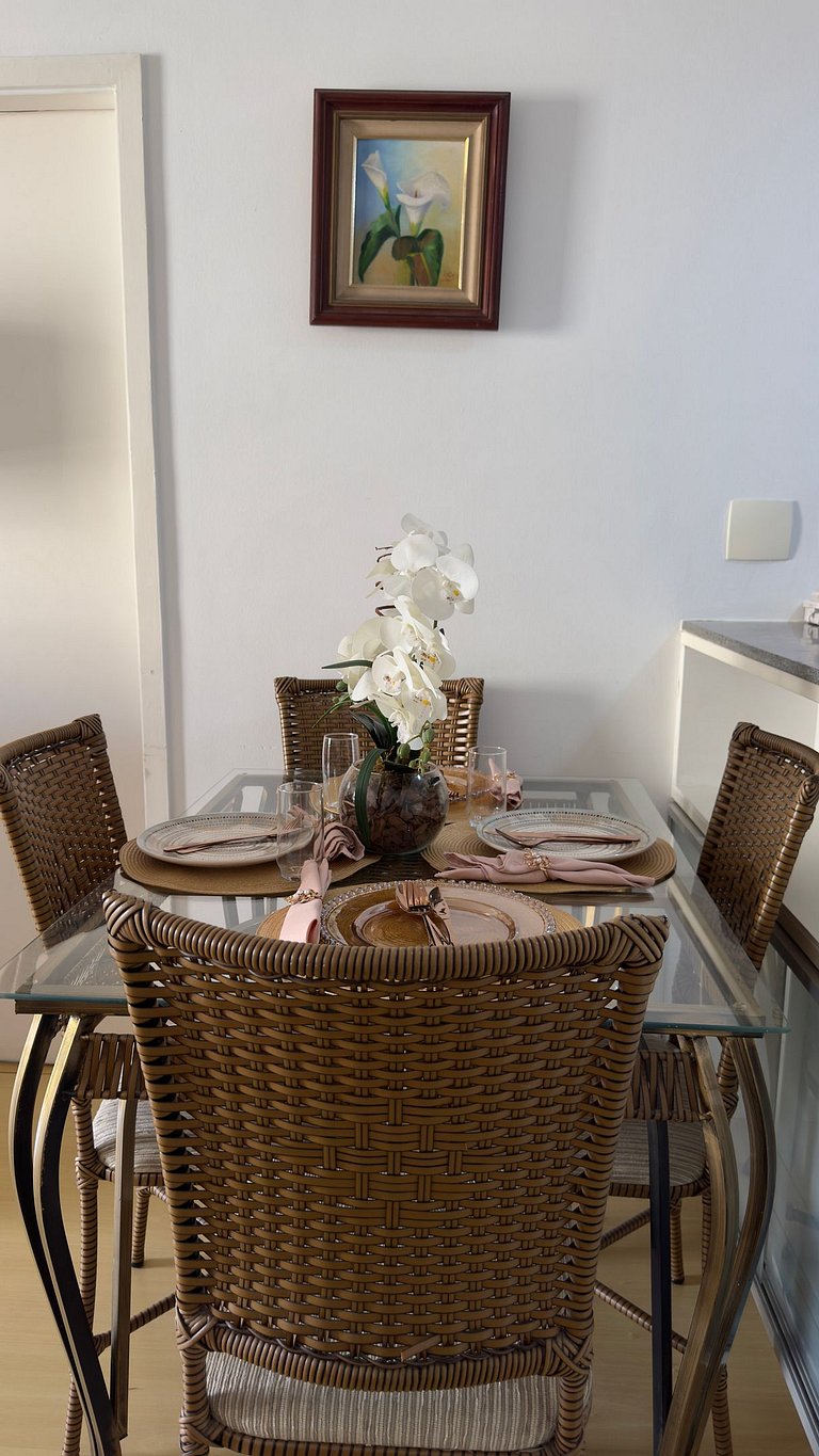 Flat com Piscina, Sauna e Estacionamento PL99-507