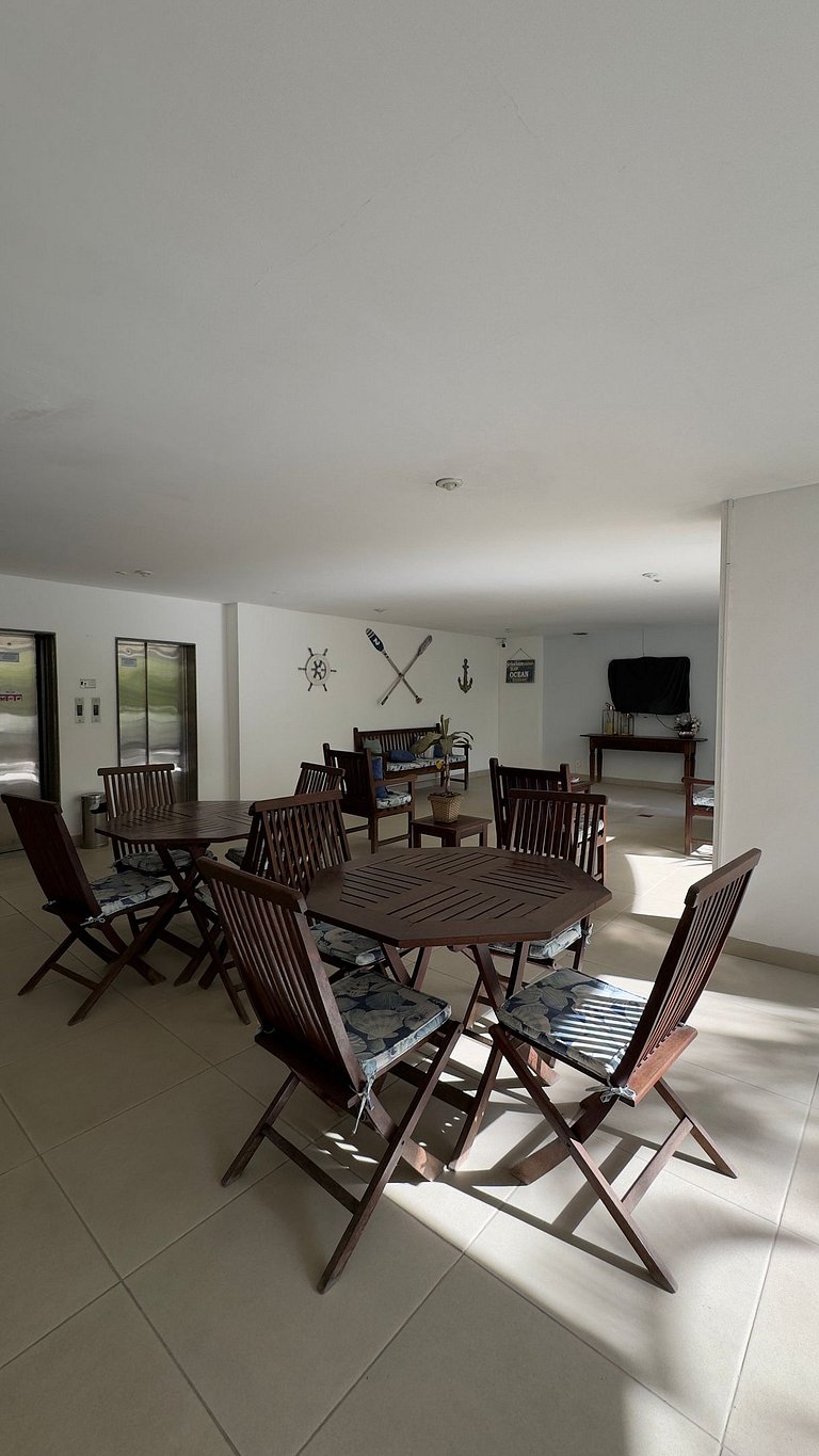 Flat com Piscina, Sauna e Estacionamento PL99-507