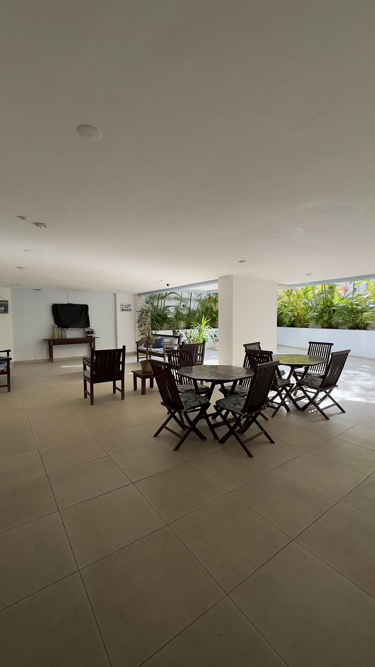 Flat com Piscina, Sauna e Estacionamento PL99-507