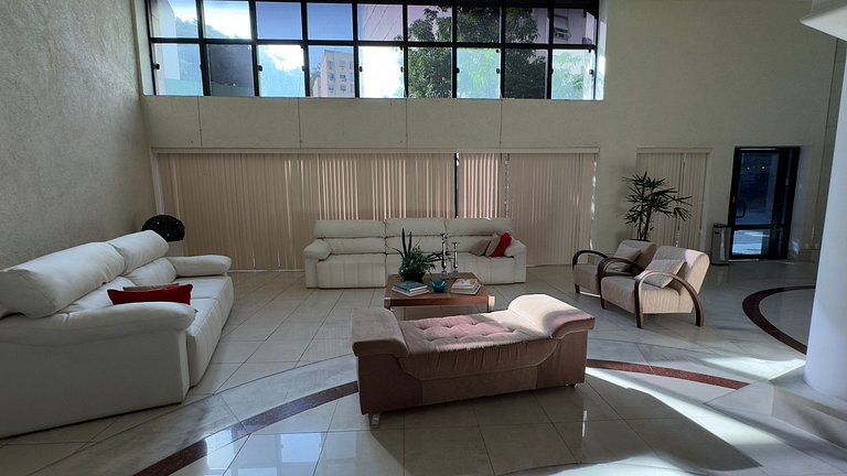 Flat com Piscina, Sauna e Estacionamento PL99-507