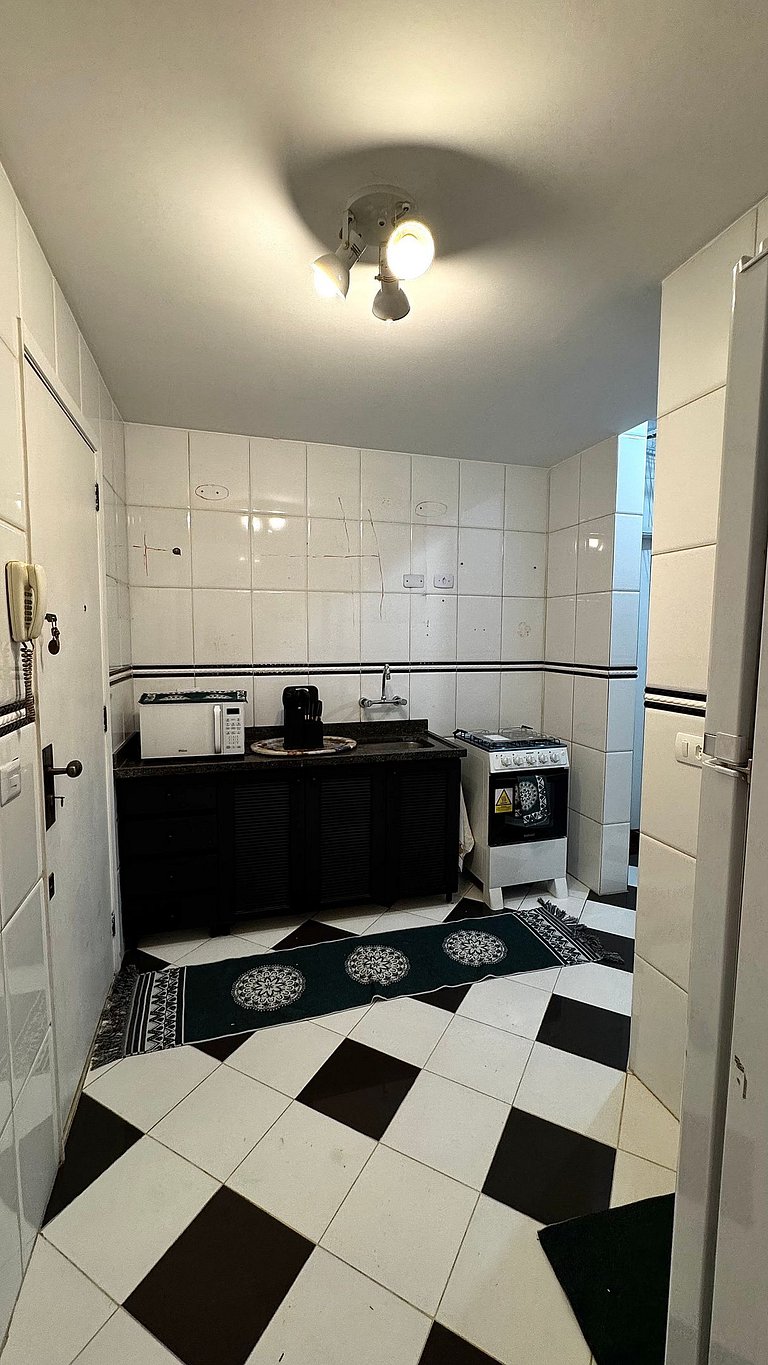 Amplo com 2 quartos e Estacionamento BI94-402