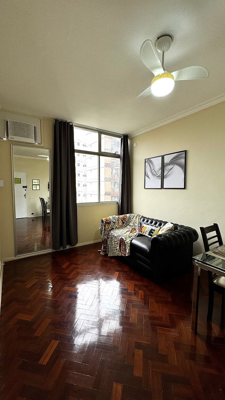 Amplo com 2 quartos e Estacionamento BI94-402