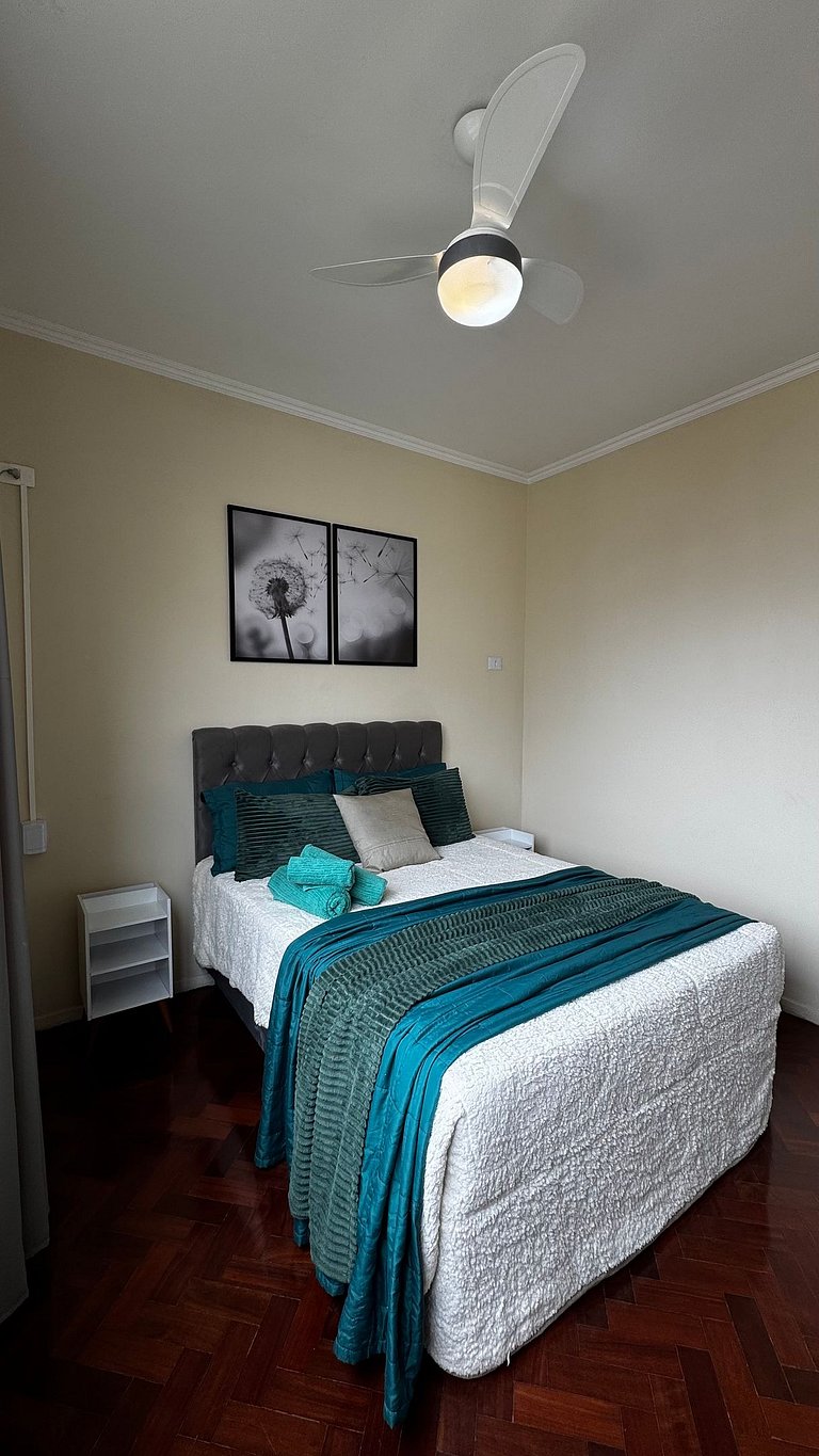 Amplo com 2 quartos e Estacionamento BI94-402