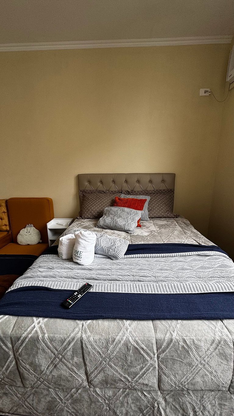 Amplo com 2 quartos e Estacionamento BI94-402